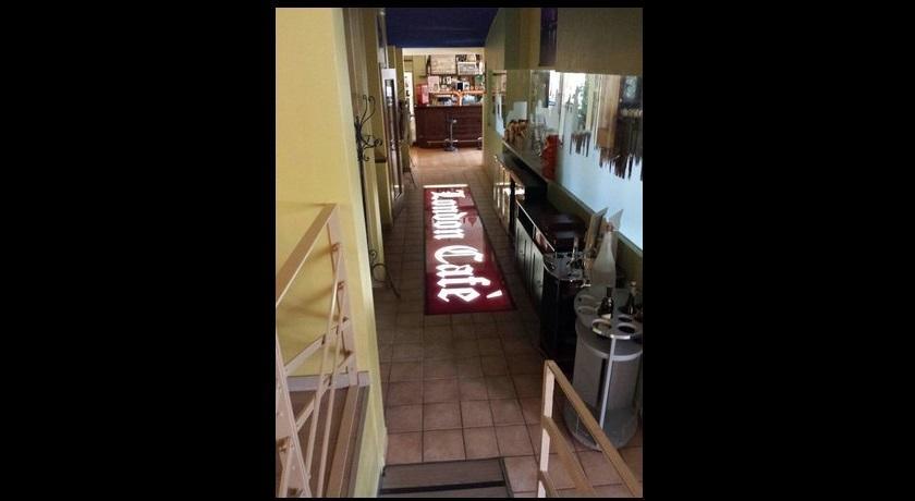 London Cafe Bed & Breakfast Castelnovo ne' Monti Exterior photo